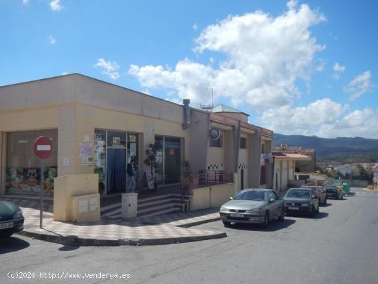 LOCAL COMERCIAL EN BRUTO EN LAS CHUMBERAS, LOS BARRIOS. - CADIZ