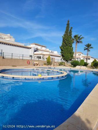 Bungalow alto con solarium privado Punta Prima - ALICANTE