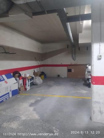 Amplia plaza de parking y trastero en Plaza de la Magdalena - CORDOBA