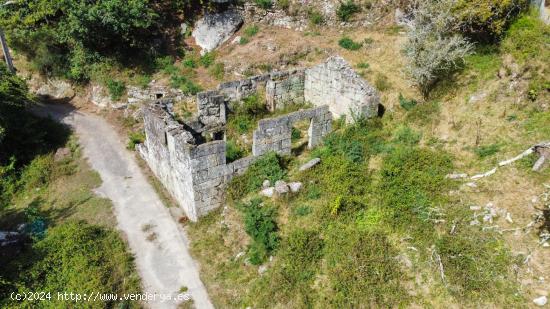 CASA RUSTICA EN ESTADO RUINOSO PARA REFORMAR CON PARCELA - PONTEVEDRA