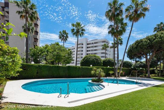 EXCLUSIVO APARTAMENTO EN LA MILLA DE ORO - MALAGA