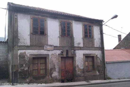 En Vistamar Galicia gestionamos la venta de esta PROPIEDAD es una CASA con solar todo edificable - P