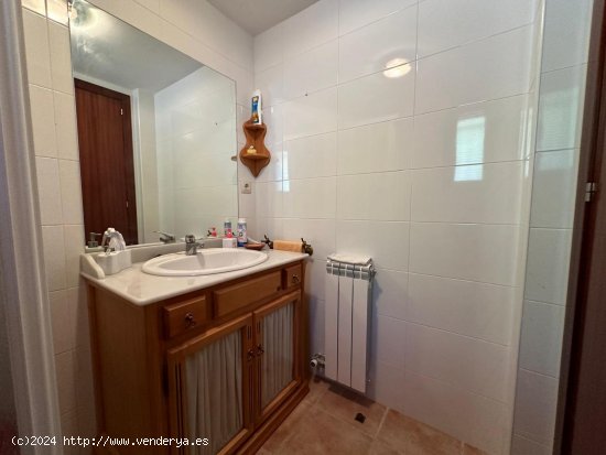 Unifamiliar adosada en venta  en Alpens - Barcelona