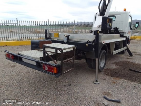 Nissan Cabstar 35.11 CON CESTA DE 18 M. de 2010 con 53.000 Km por 33.000 EUR. en Murcia