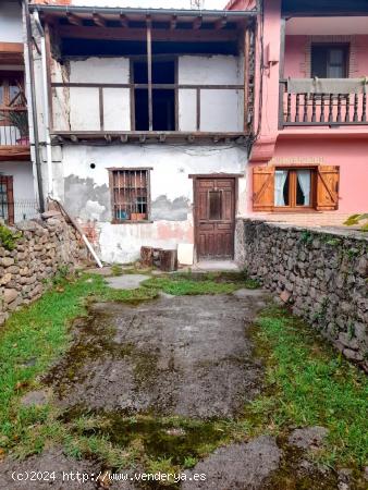 Casa adosada para reformar con tejado reformado en Vargas - CANTABRIA