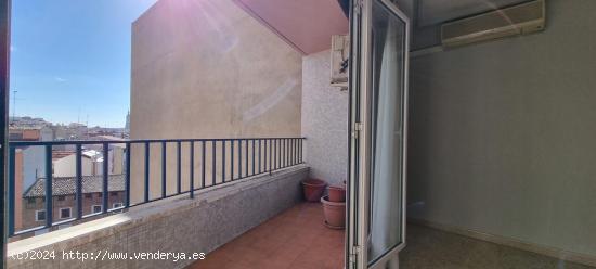 Piso en venta de 3 dormitorios en Pza. Santo Domingo - ZARAGOZA