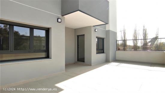 MAGNÍFICA VIVIENDA NUEVA EN CALLEJÓN DE LA ALCOHOLERA - VALLADOLID