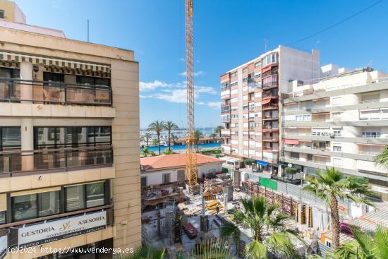 Apartamento a la venta en el Paseo Marítimo de Torrevieja - ALICANTE