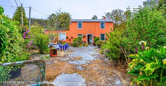 CASA + TERRENO para REFORMAR a 6,5 Km de la PLAYA DE RAZO - A CORUÑA