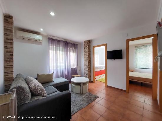 Piso esquinero en Sagunto con dos habitaciones y un baño completo. - VALENCIA