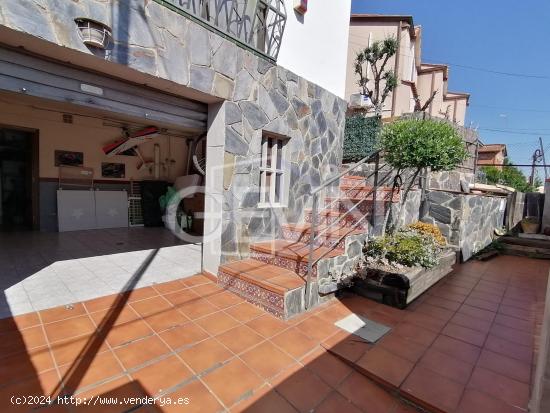 Casa en venta en La Florida de Santa Perpetua de Mogoda - BARCELONA