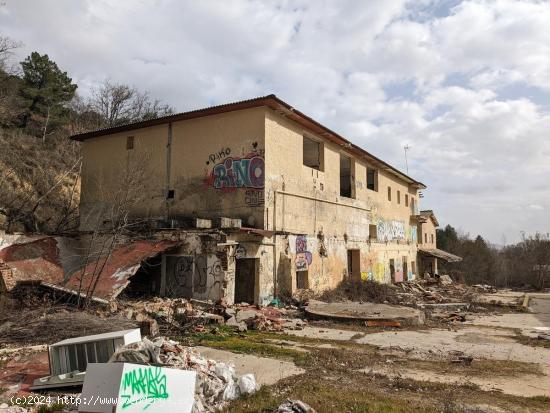 Nave industrial en venta en Miraflores de la Sierra, Madrid. - MADRID