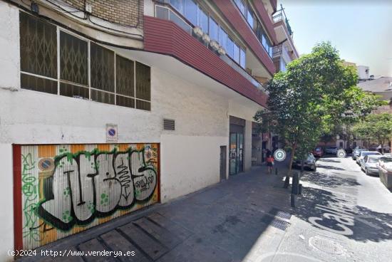 Local comercial en venta en Cuatro Caminos, Madrid. - MADRID