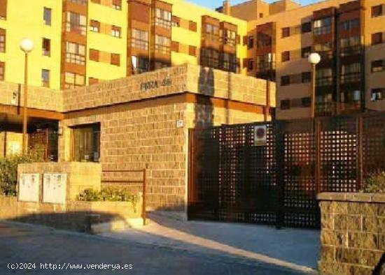  Plaza de garaje en calle Pirra, barrio de Canillejas en Madrid. - MADRID 