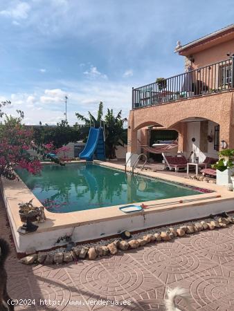 CHALET EN URBANIZACION CON DOS VIVIENDAS Y VISTAS IMPRESIONANTES - VALENCIA