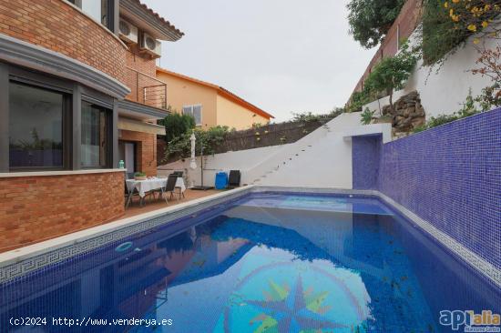 CASA A CUATRO VIENTOS CON VISTAS Y PISCINA EN PREMIA DE DALT - EL REMEI/CASTELL - BARCELONA