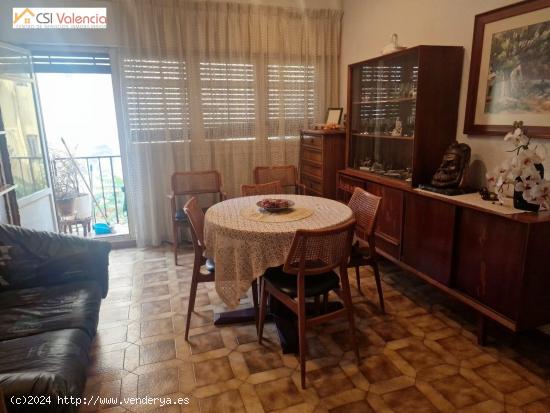 Se vende piso en el Centro de Valencia - VALENCIA