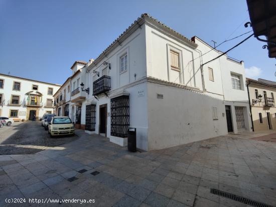 GRAN CASA EN LA PLAZA DE LA IGLESIA DE LOS BARRIOS¡¡ - CADIZ