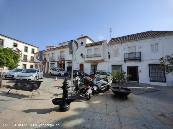 GRAN CASA EN LA PLAZA DE LA IGLESIA DE LOS BARRIOS¡¡ - CADIZ