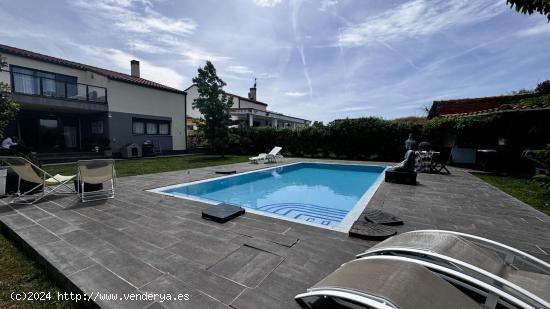 CARIHUELA SOL VENDE MAGNIFICO CHALET INDEPENDIENTE CON PISCINA EN  ARANJUEZ - MADRID