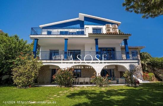  Impresionante casa independiente de lujo con vistas al mar y una villa independiente para invitados  