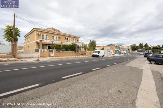 Hotel de 12 habitaciones y gran salón de fiestas en Moraleda de Zafayona - GRANADA