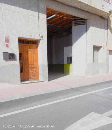 Gran local a pie de calle. - MURCIA