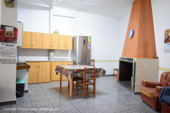 Amplia Vivienda en tres plantas en Cehegin - MURCIA