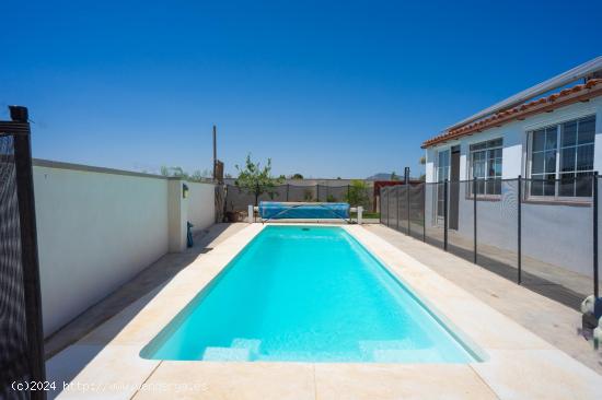 Casa con parcela en zona de Librilla - MURCIA