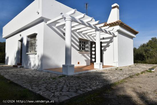 FINCA RÚSTICA DE 580.000 M2 CON CASA EN PERFECTO ESTADO - CADIZ