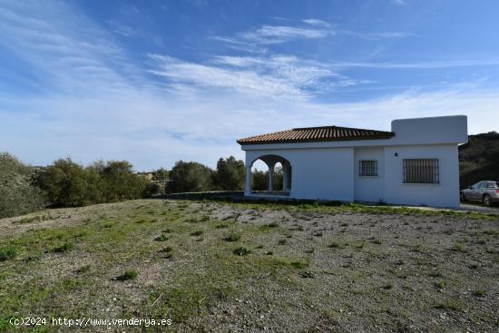 FINCA RÚSTICA DE 580.000 M2 CON CASA EN PERFECTO ESTADO - CADIZ