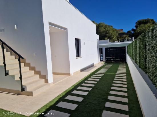 CHALETS DE NUEVA CONSTRUCCIÓN - ZONA PINAR DE CAMPOVERDE - - ALICANTE