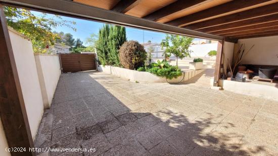 VILLA DE 4 DORMITORIOS COS PISCINA PRIVADA - ZONA PINAR DE CAMPOVERDE - - ALICANTE