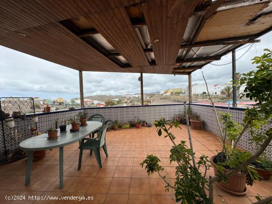 ¡Oportunidad! Edificio multifuncional de tres plantas en Arucas - LAS PALMAS