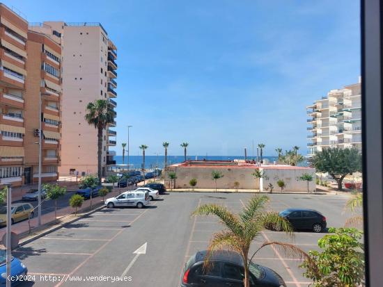 Piso de 3 dormitorios en 1ª linea de Las Delicias con vistas al mar - MURCIA