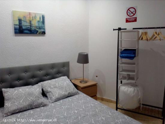  Se alquila habitación, apartamento de 6 dormitorios, Ciutat Vella, Valencia - VALENCIA 