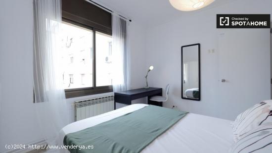 Preciosa habitación en apartamento de 7 dormitorios, Horta-Guinardó - BARCELONA