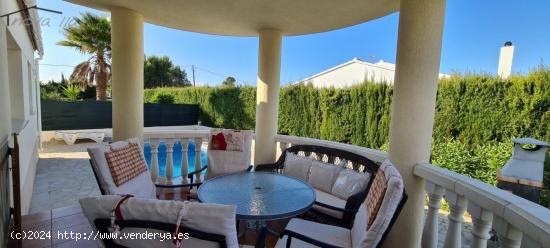 VILLA CON PISCINA PRIVADA - TARRAGONA