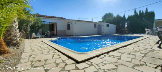 VILLA CON PISCINA PRIVADA - TARRAGONA