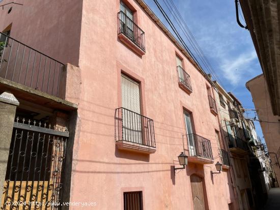 CASA DE PUEBLO CON RESTAURANTE EN PLANTA BAJA - TARRAGONA