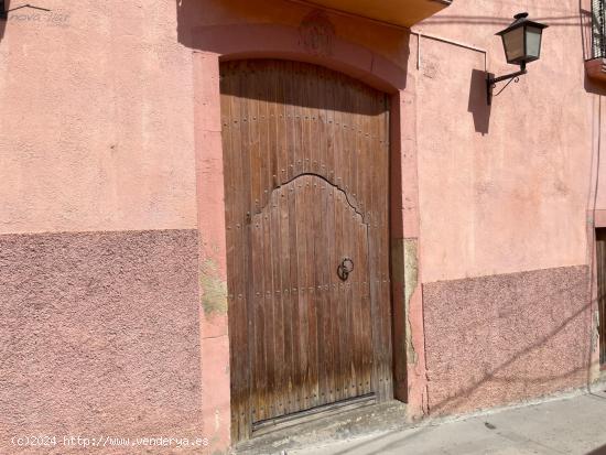 CASA DE PUEBLO CON RESTAURANTE EN PLANTA BAJA - TARRAGONA