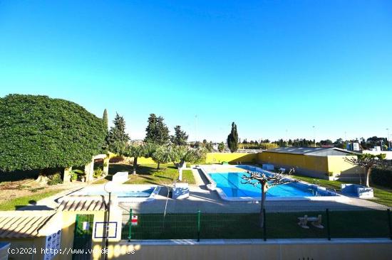 Bungalow en esquina - Urb. Jardín del Mar, III - ALICANTE