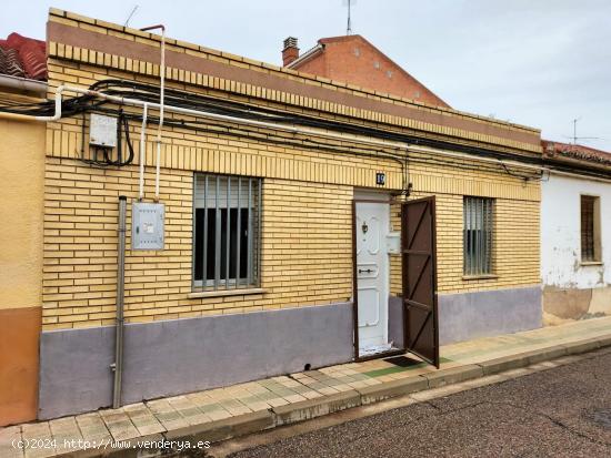 DISPONIBLE A LA VENTA CASA BAJA EN EL CRISTO (PALENCIA) - PALENCIA