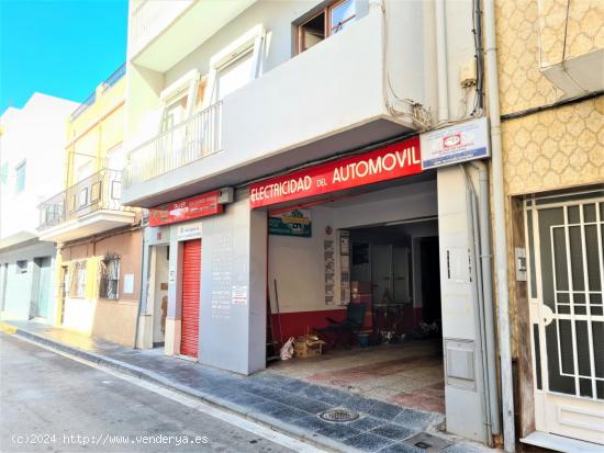 Se vende Local zona Av. Santa Isabel - ALMERIA