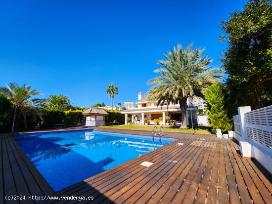 Se vende espectacular chalet en Aguadulce Sur - ALMERIA