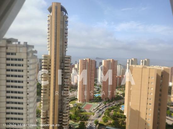 Apartamento en Benidorm con vistas al mar y piscina comunitaria - ALICANTE