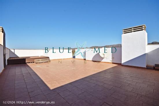 ÁTICO EN ISLA PLANA CON VISTAS AL MAR Y PISCINA - MURCIA