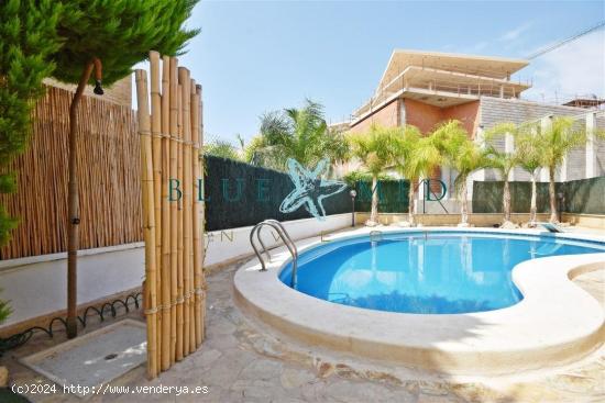 IMPRESIONANTE CHALET CON VISTAS AL MAR Y PISCINA EN BOLNUEVO - MURCIA