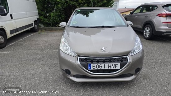 Peugeot 208 Active de 2012 con 222.400 Km por 5.000 EUR. en Asturias