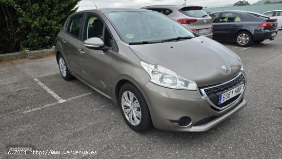 Peugeot 208 Active de 2012 con 222.400 Km por 5.000 EUR. en Asturias